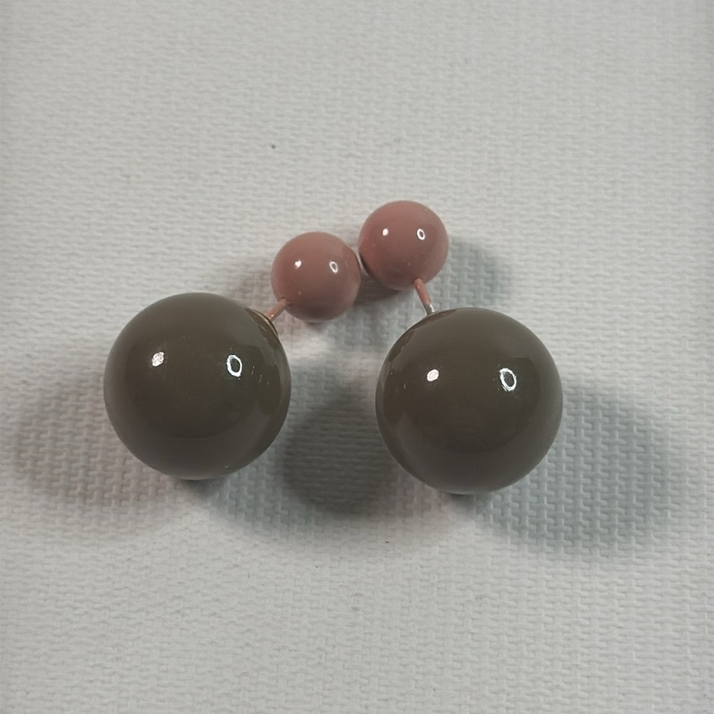 NWT Olive and Rose Double Sided Stud Earrings